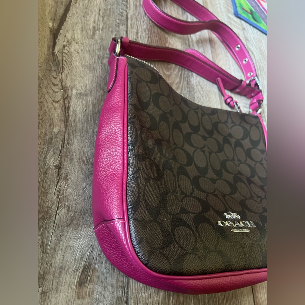 Coach Ellie File Bag In Signature Canvas - Picture 4 of 16